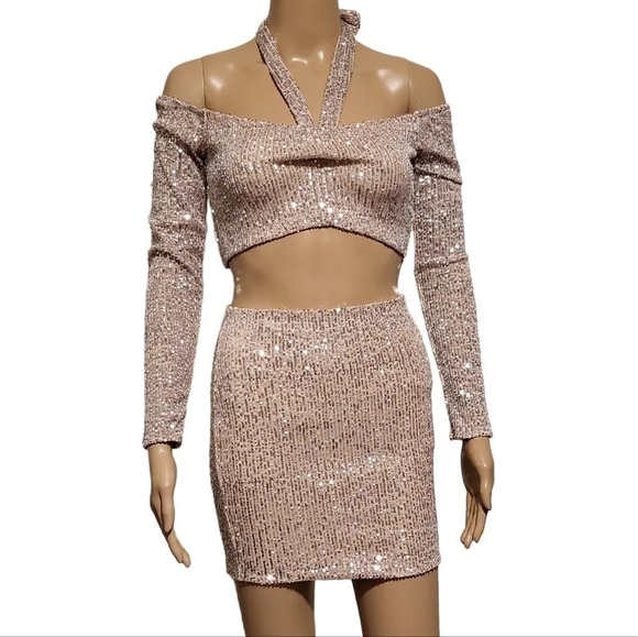 Dresses & Skirts - NWOT Women's Sequin Set (Size XS)